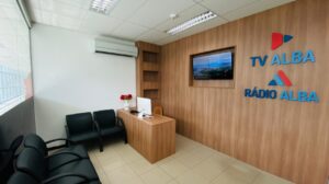 <em>TV ALBA se reposiciona e inaugura nova sede</em>