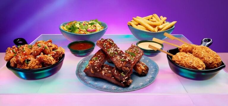 Pratos da campanha Outbac-K, do Outback Steakhouse, inspirados na gastronomia da Coreia do Sul, com costelas, frango frito e K-orean Dog