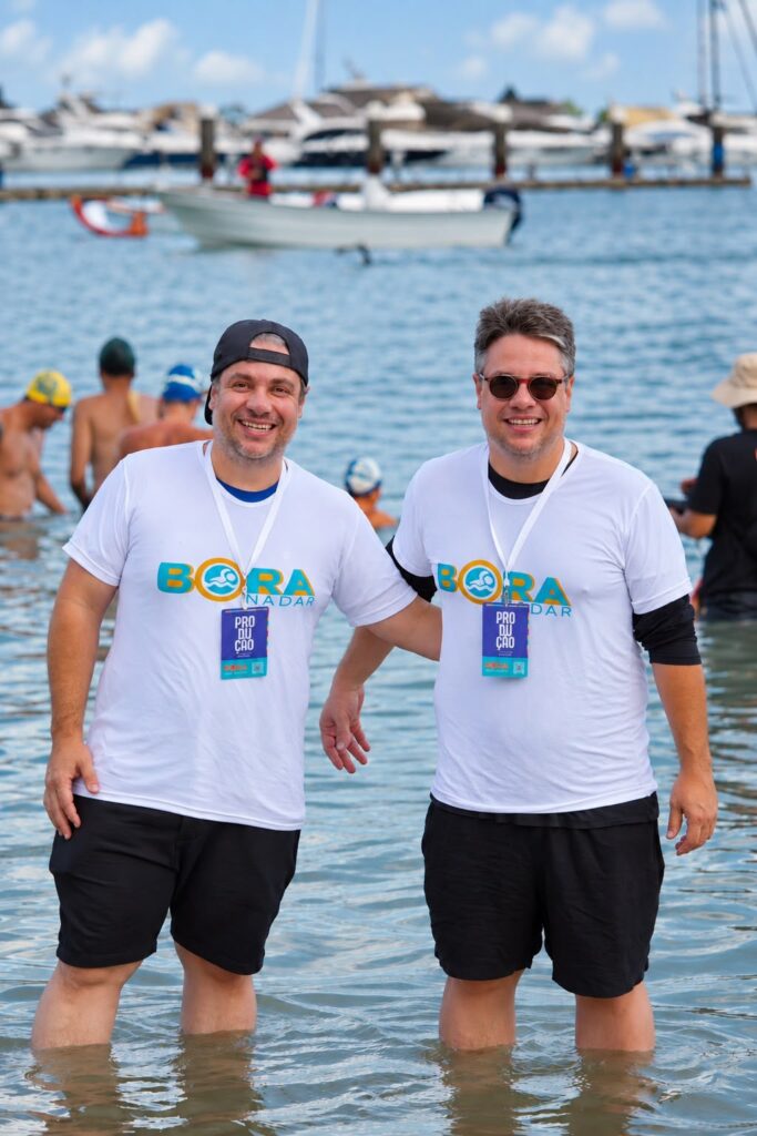 Participantes praticam atividades esportivas durante o BORA Salvador no Parque da Cidade, onde acontece o festival de wellness e o show de Uel.