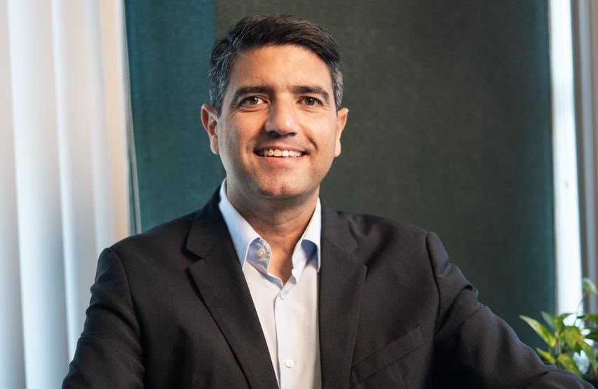 Mudanças na jornada de trabalho exigem reorganização das escalas e dos processos de empresas dos setores de comércio, turismo e serviços.