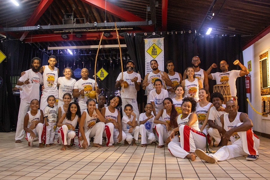 Público participa do Movimento Rua Viva na Casa da Música, no Abaeté, em Itapuã, durante programação cultural com apresentações musicais, oficinas e feira de empreendedorismo.