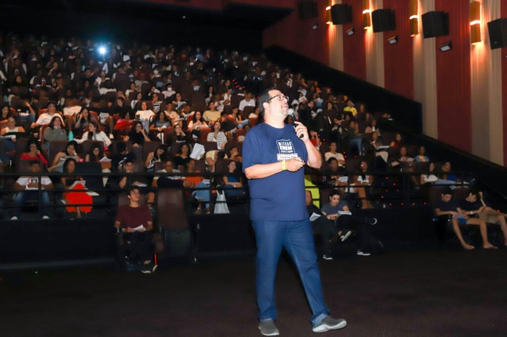 Cine Aulão do Missão Enem da Unijorge oferece revisão gratuita para estudantes que vão realizar o Enem 2026, em Salvador.